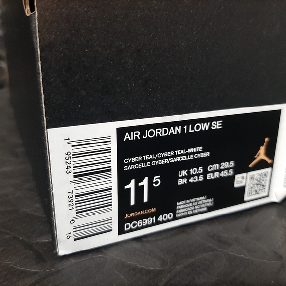 Air Jordan 1 low SE cyber teal 'Barcelona' DC6991-400 - Picture 10 of 10